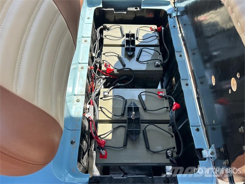 Axis EV Electric Golf Cart عربات الجولف
