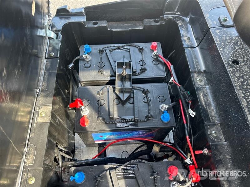 Axis EV Electric Golf Cart Гольф-мобілі