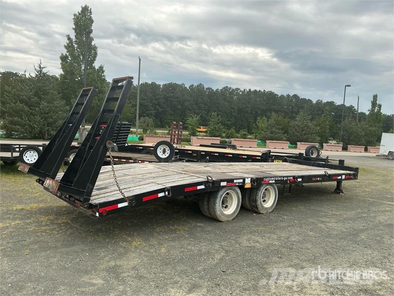 B & Fabrication 27 ft T/A Equipment Trailer Ремаркета за превоз на автомобили