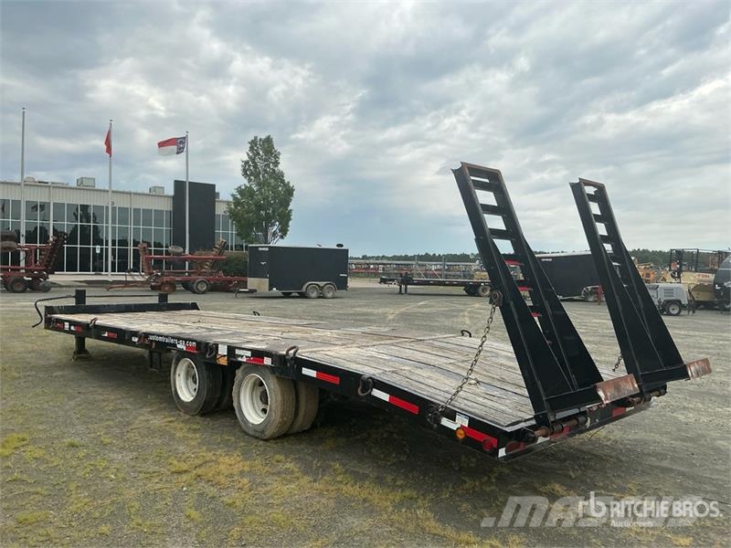 B & Fabrication 27 ft T/A Equipment Trailer Ремаркета за превоз на автомобили