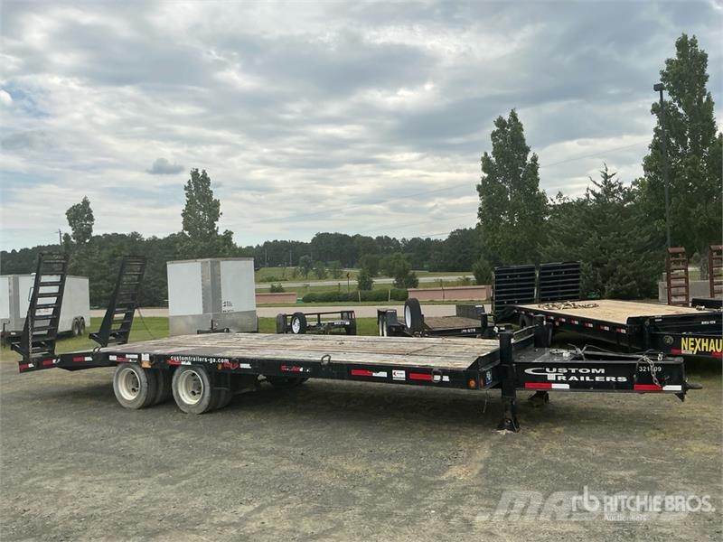 B & Fabrication 27 ft T/A Equipment Trailer Ремаркета за превоз на автомобили