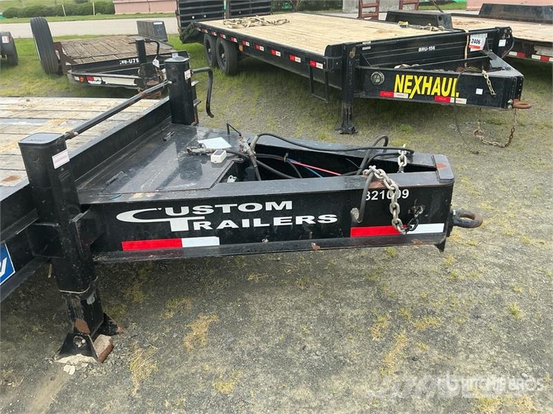 B & Fabrication 27 ft T/A Equipment Trailer Ремаркета за превоз на автомобили