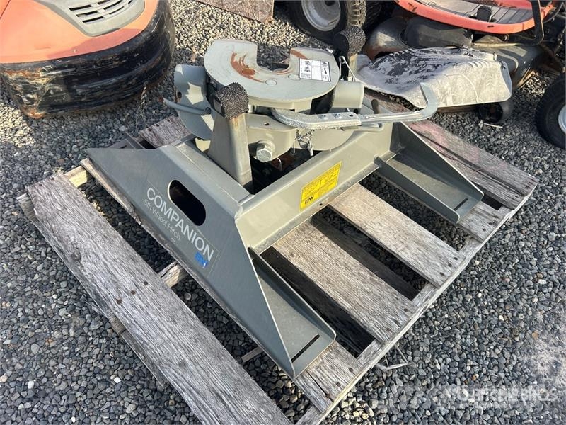 B&W Companion 20000 Lb Fifth Wheel Outros componentes