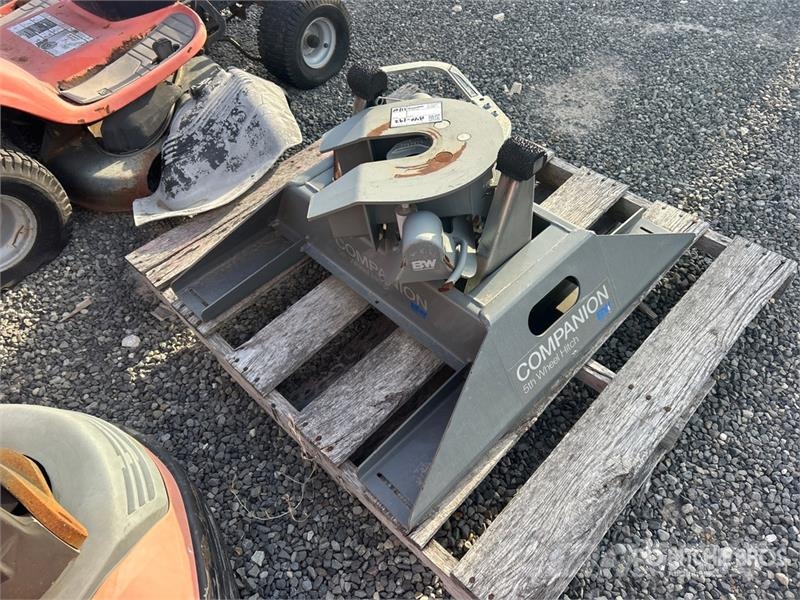 B&W Companion 20000 Lb Fifth Wheel Outros componentes