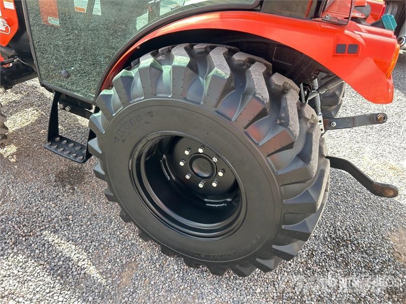 Bad Boy BB4035CHIL 4WD Utility Tractor Taajamatraktorit