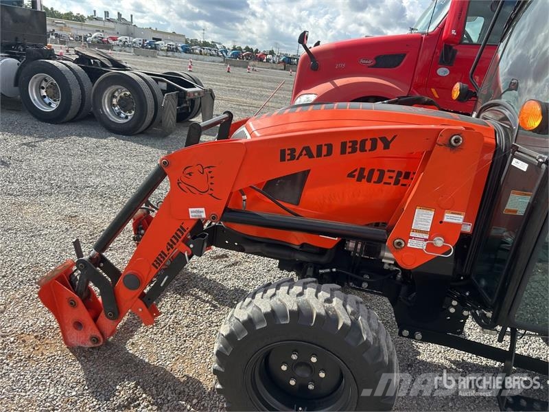Bad Boy BB4035CHIL 4WD Utility Tractor Taajamatraktorit