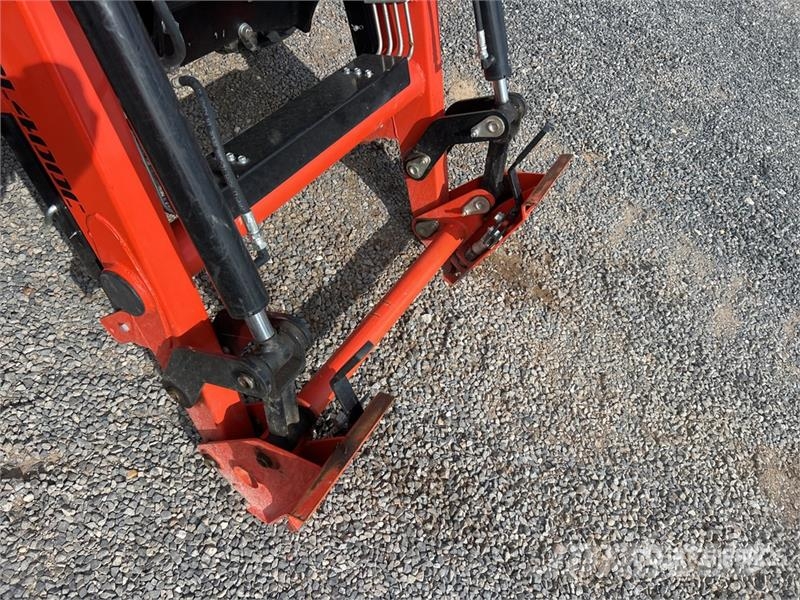 Bad Boy BB4035CHIL 4WD Utility Tractor Taajamatraktorit
