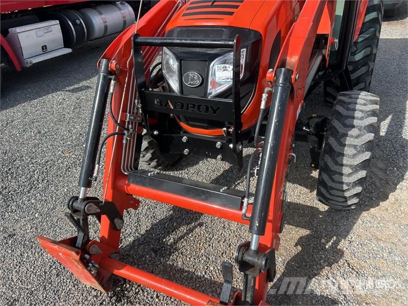 Bad Boy BB4035CHIL 4WD Utility Tractor Taajamatraktorit