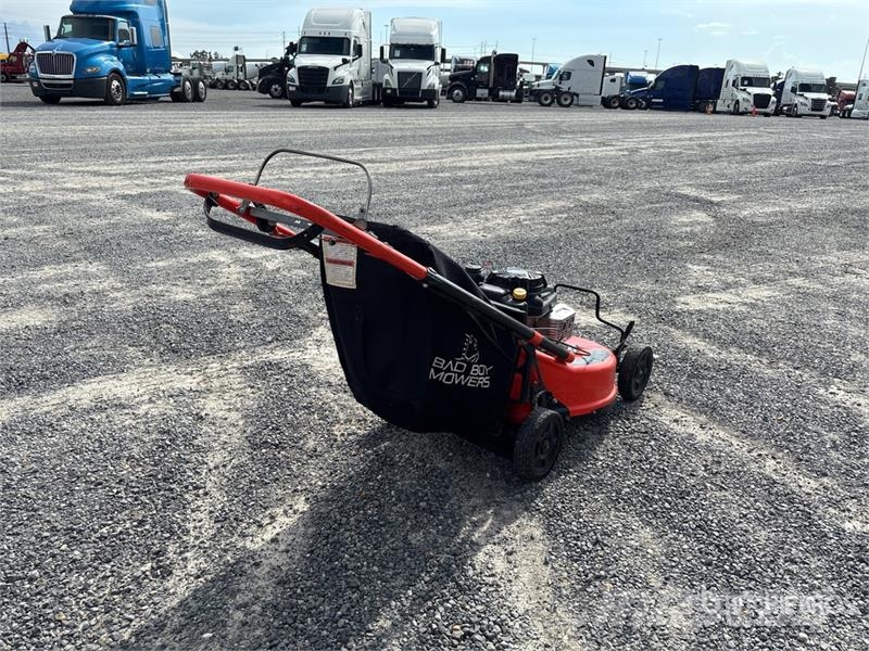Bad Boy BBY25FJ180 Walk-Behind Lawn Mower Vrtni traktor kosilnice