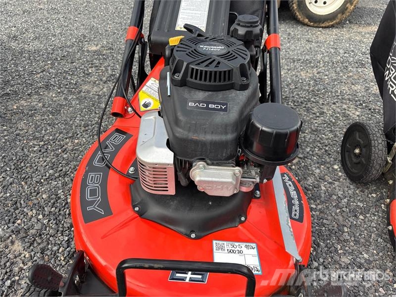 Bad Boy BBY25FJ180 Walk-Behind Lawn Mower Vrtni traktor kosilnice