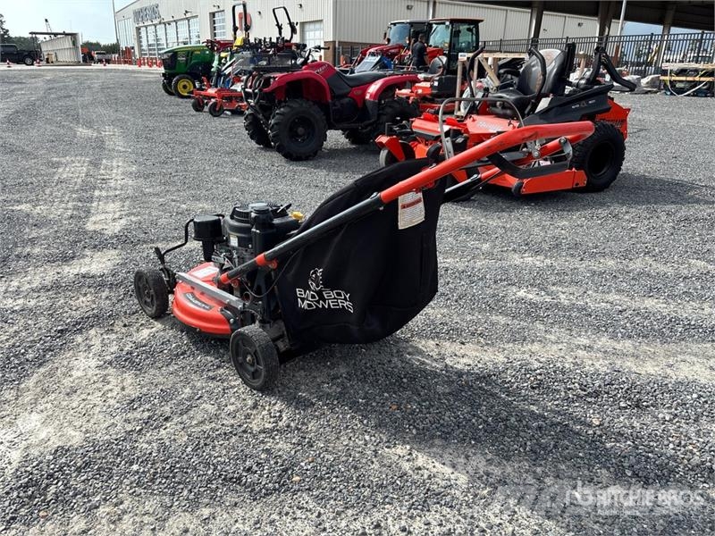 Bad Boy BBY25FJ180 Walk-Behind Lawn Mower Vrtni traktor kosilnice
