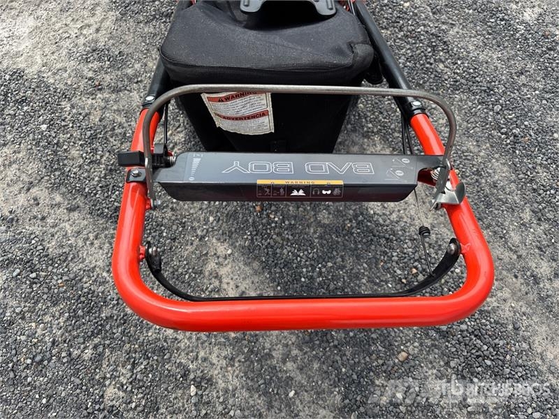 Bad Boy BBY25FJ180 Walk-Behind Lawn Mower Vrtni traktor kosilnice