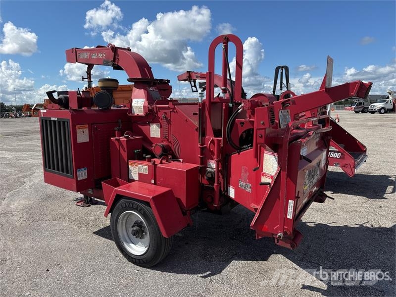 Bandit 1390 Tow Behind Wood Chipper Cippatrice