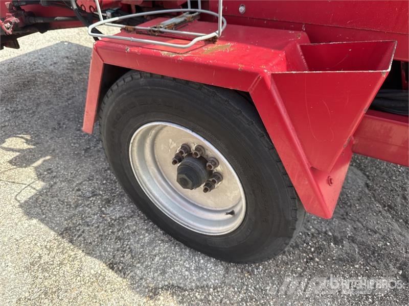 Bandit 1390 Tow Behind Wood Chipper Cippatrice