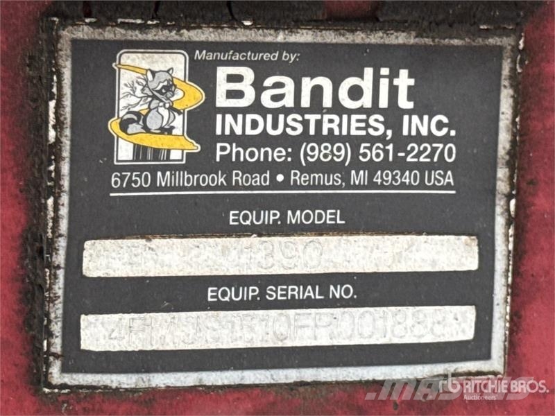 Bandit 1390 Tow Behind Wood Chipper Cippatrice