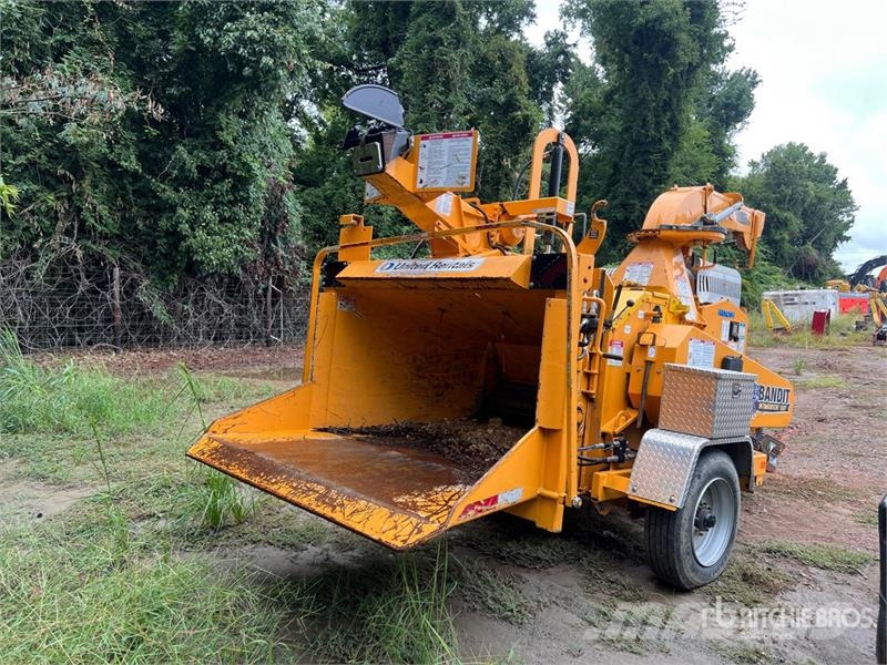 Bandit 18XP Tow-Behind Wood Chipper Дробилки за клони