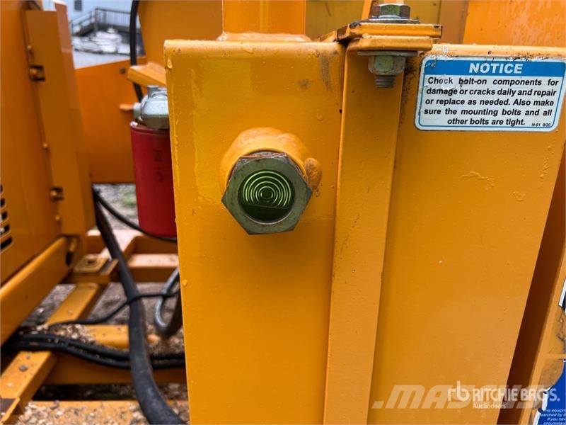 Bandit 18XP Tow-Behind Wood Chipper Дробилки за клони
