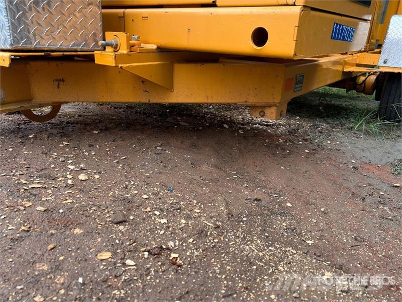 Bandit 18XP Tow-Behind Wood Chipper Дробилки за клони