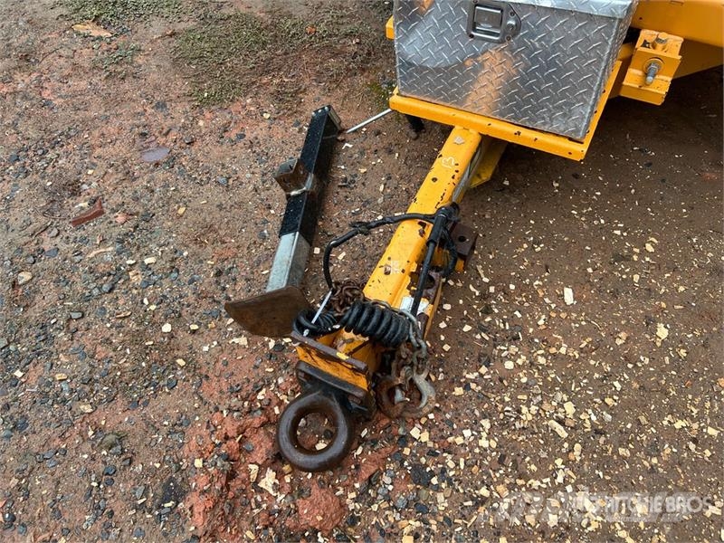 Bandit 18XP Tow-Behind Wood Chipper Дробилки за клони