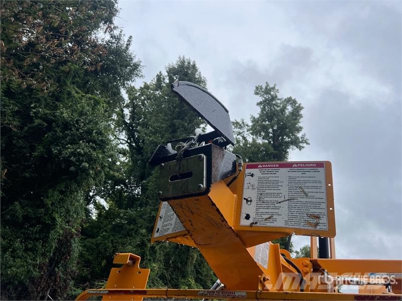 Bandit 18XP Tow-Behind Wood Chipper Дробилки за клони