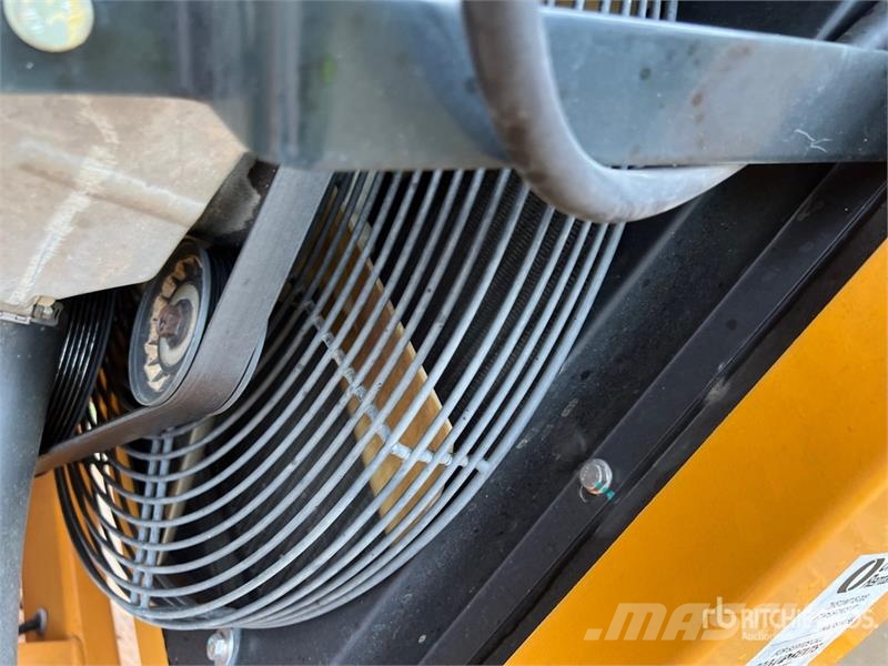 Bandit 18XP Tow-Behind Wood Chipper Дробилки за клони