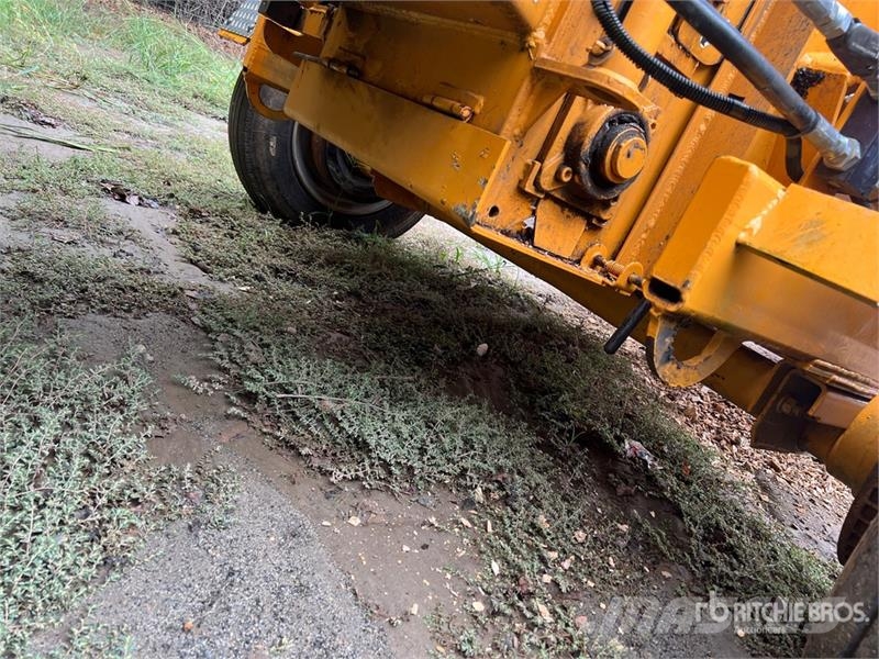 Bandit 18XP Tow-Behind Wood Chipper Дробилки за клони