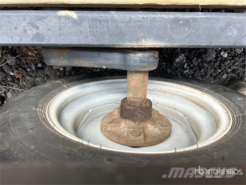 Barreto E4X6TBT 6 ft S/A Trencher Trailer ローローダー
