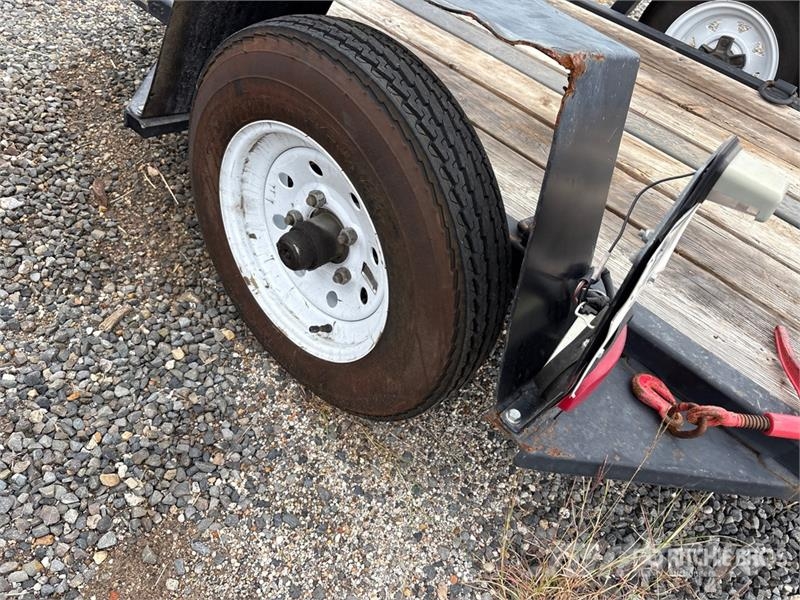 Barreto E4X6TBT 6 ft S/A Tilt Deck Stump Grinder Trailer Zemie treileri