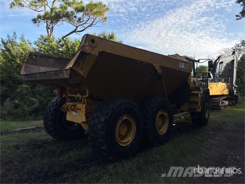 Bell B30E Articulated Dump Truck Dumper - Knickgelenk