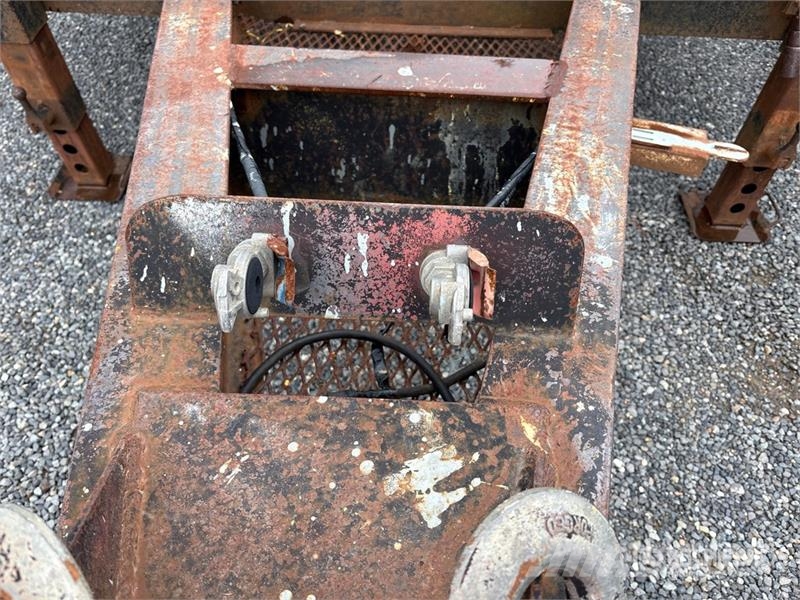 Belshe DT255 25 ft T/A Equipment Trailer Auto pārvadāšanas treileri