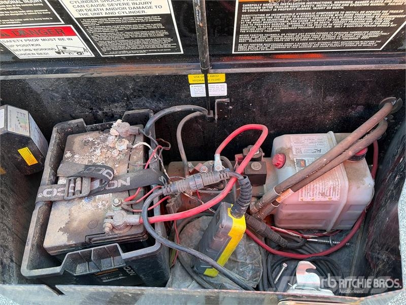 Big Tex 14LX-14C4A-BK 14 ft T/A Dump Utility Trailer Bañeras
