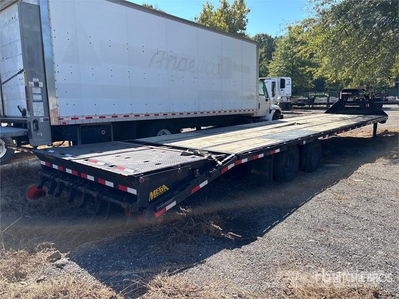 Big Tex 22GN-40SDA 40 ft T/A Gooseneck Equipment Trailer Car carrier