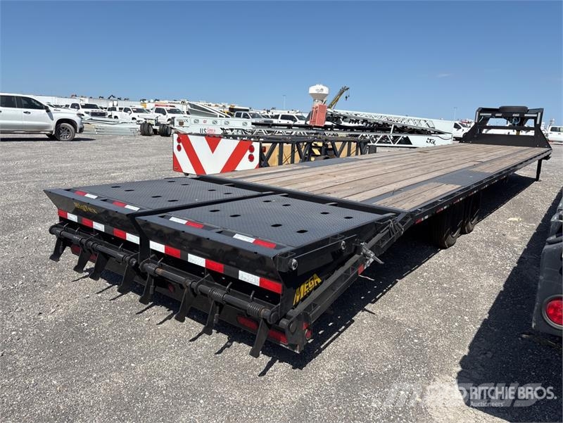 Big Tex 40 ft T/A Gooseneck Equipment Trailer Autonkuljetusperävaunut