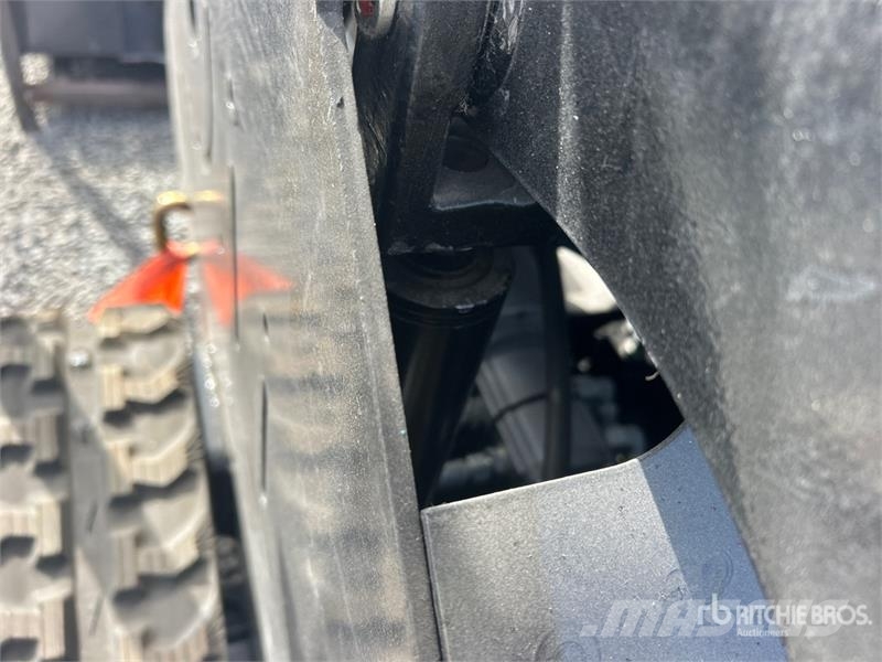 BisonTek BT310 Mini Compact Track Loader (Unused) Мини товарачи