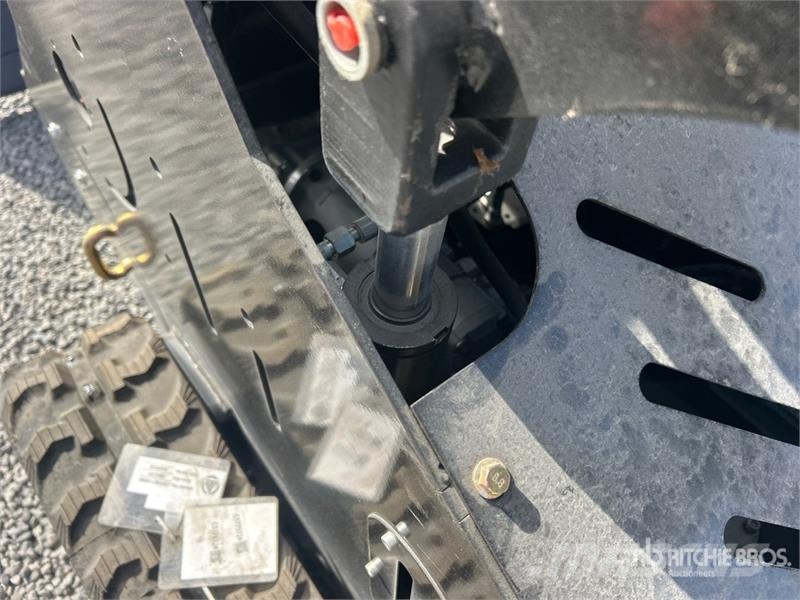 BisonTek BT310 Mini Compact Track Loader (Unused) Мини товарачи