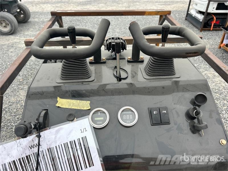  BisonTek BT310 Mini Compact Track Loader (Unused) Kompaktlaadurid