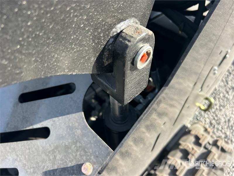  BisonTek BT310 Mini Compact Track Loader (Unused) لوادر انزلاقية التوجيه