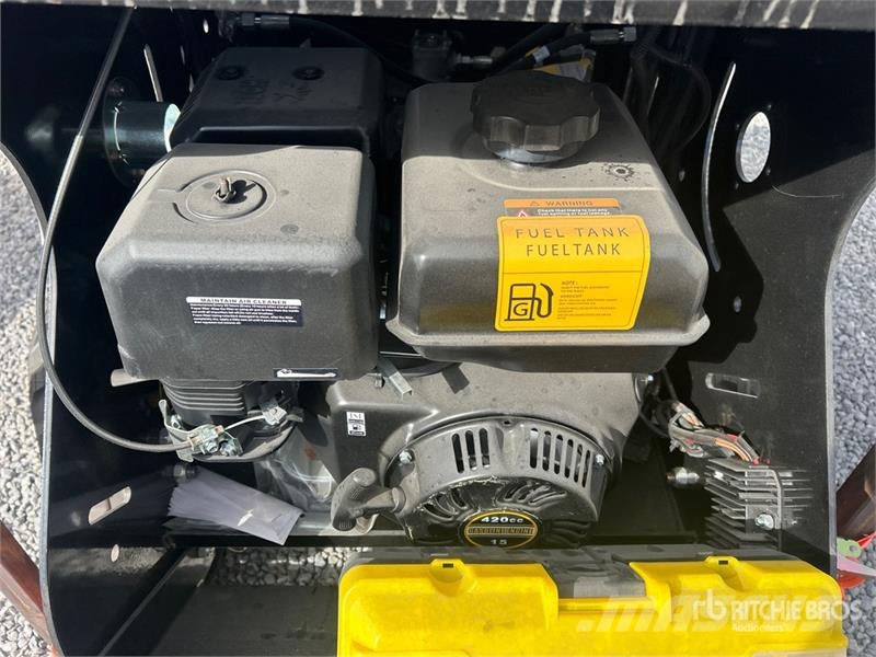 BisonTek BT310 Mini Compact Track Loader (Unused) Kompaktrakodók
