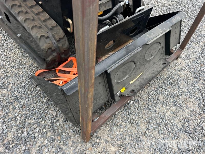  BisonTek BT310 Mini Compact Track Loader (Unused) Kompaktlaadurid