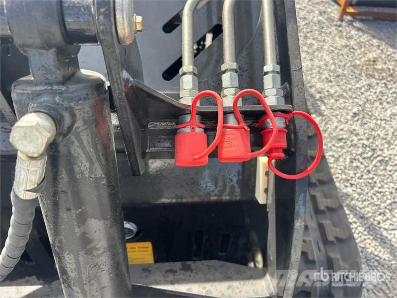 BisonTek BT310 Mini Compact Track Loader (Unused) Мини товарачи