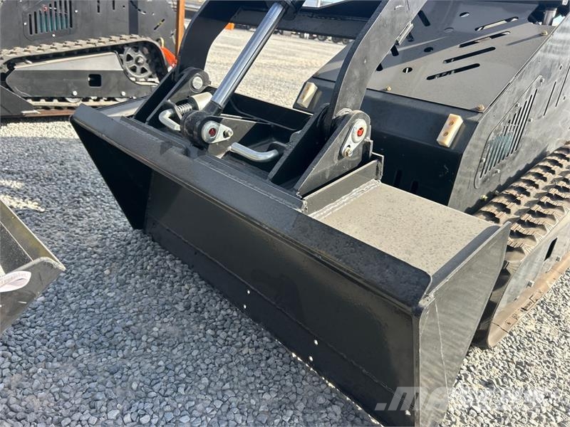  BisonTek BT310 Mini Compact Track Loader (Unused) لوادر انزلاقية التوجيه