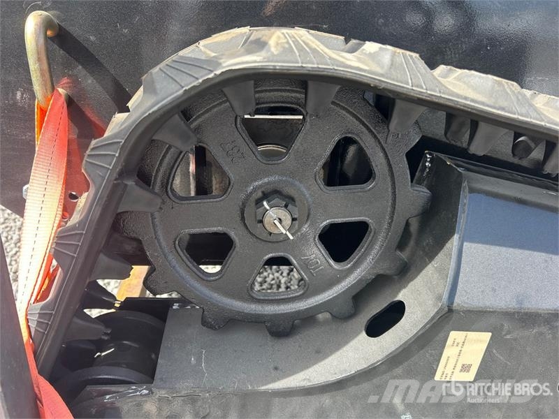 BisonTek BT310 Mini Compact Track Loader (Unused) Мини товарачи