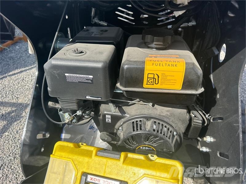  BisonTek BT310 Mini Compact Track Loader (Unused) لوادر انزلاقية التوجيه