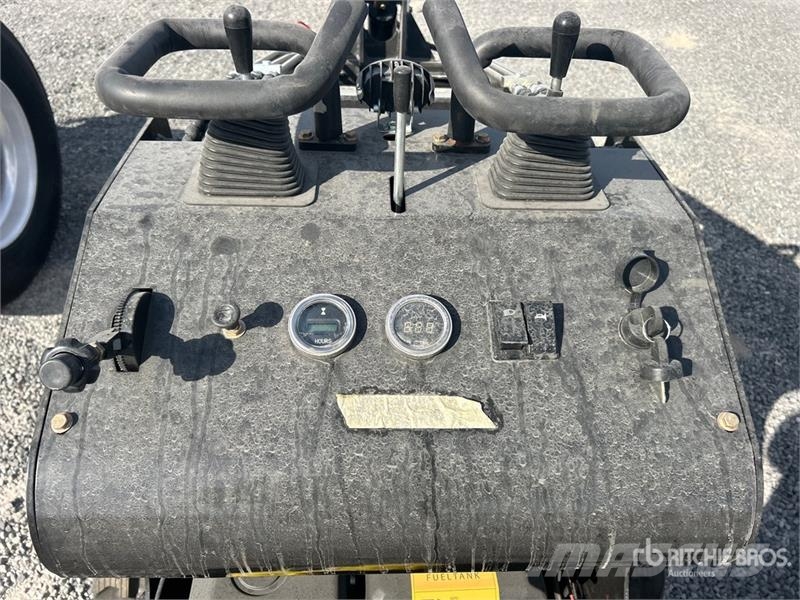  BisonTek BT310 Mini Compact Track Loader (Unused) لوادر انزلاقية التوجيه