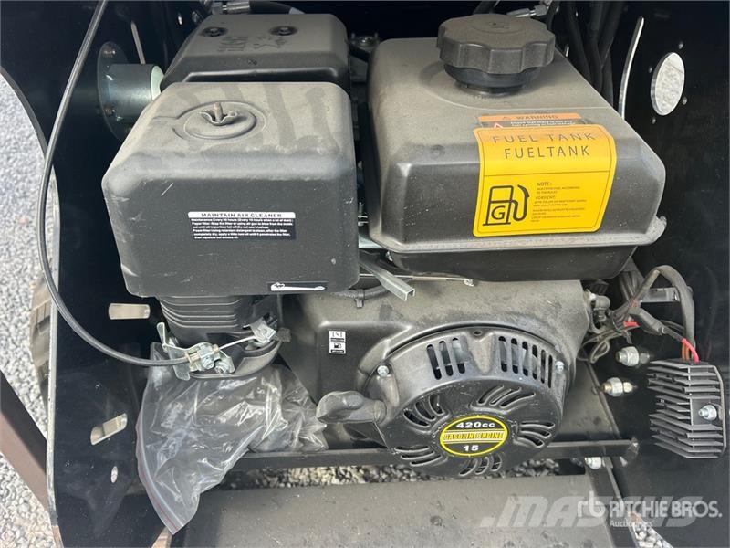 BisonTek BT310 Mini Compact Track Loader (Unused) Kompaktrakodók