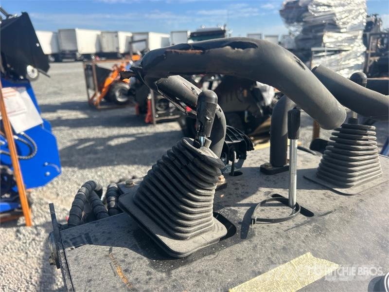  BisonTek BT310 Mini Compact Track Loader (Unused) Kompaktlaadurid