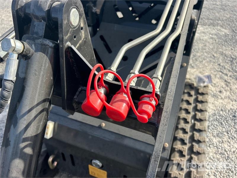  BisonTek BT310 Mini Compact Track Loader (Unused) لوادر انزلاقية التوجيه