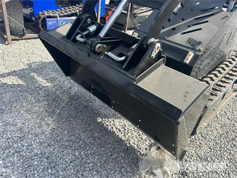  BisonTek BT310 Mini Compact Track Loader (Unused) لوادر انزلاقية التوجيه