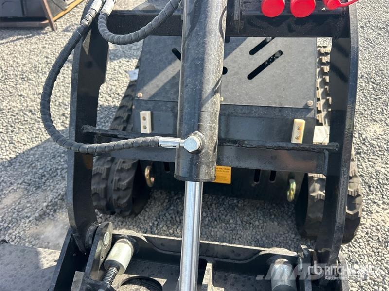  BisonTek BT310 Mini Compact Track Loader (Unused) لوادر انزلاقية التوجيه