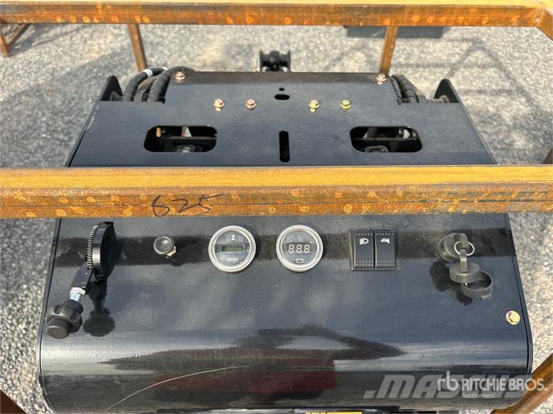  BisonTek BT310 Mini Compact Track Loader (Unused) Kompaktlader